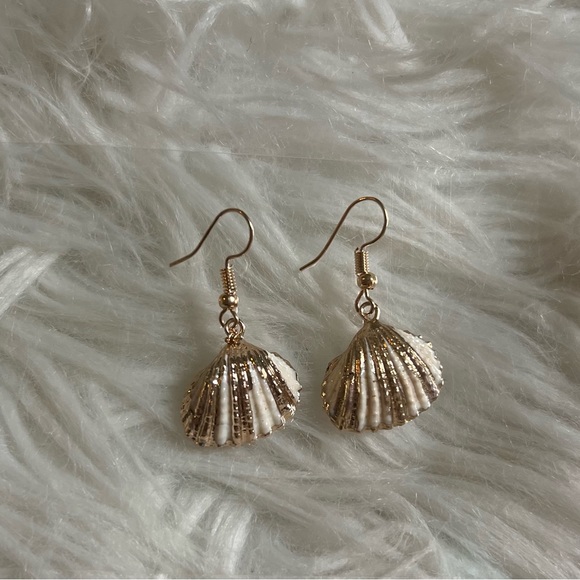 NEW Handmade Seashell Earrings 18k Gold Plated - Picture 5 of 7